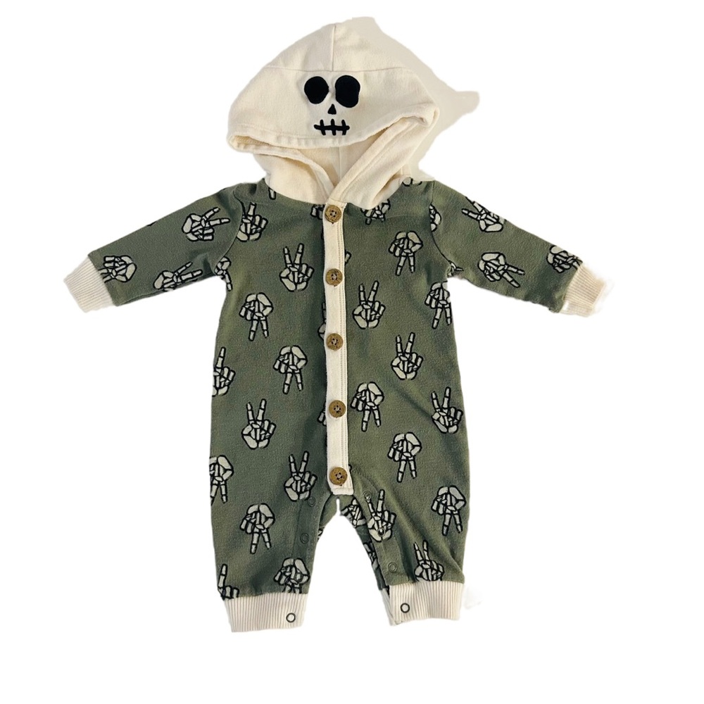💖5/$25 SALE💖 0-3M Wonder Nation Baby Peace Sign Skull Hooded One-Piece